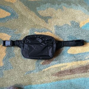 Puffy BRAND NWOT Baggu Nylon Belt Bag Fanny Pack